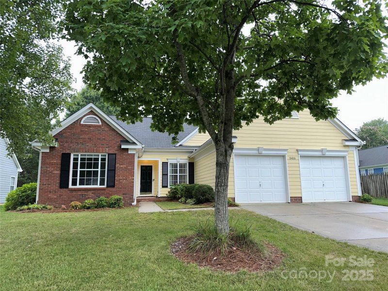 Farmington, Charlotte Community