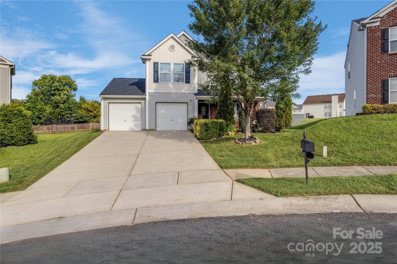 Property image 4 of 112 Zander Woods Court in Kendrick Farm, Mount Holly, NC 28120