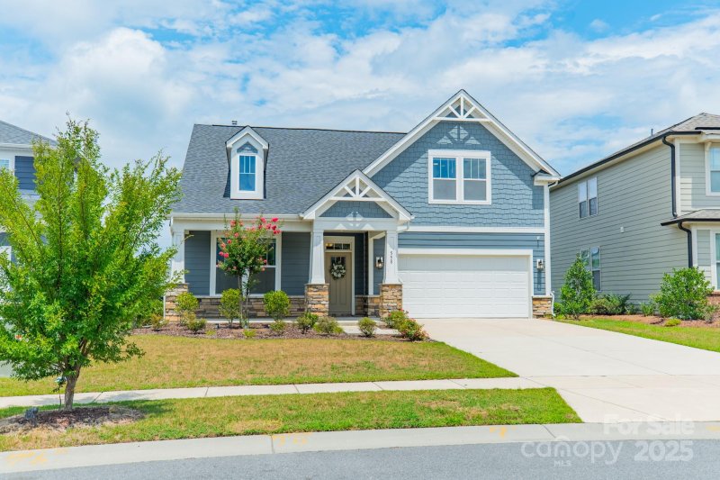 558 Red Wolf Lane
