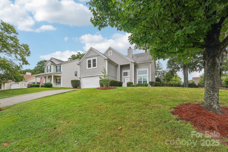 Property image 3 of 15123 Rothesay Drive in Edinburgh, Charlotte, NC 28277
