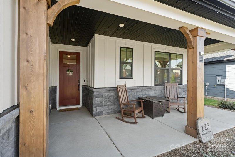 Property image 2 of 123 Windy Dell Drive in Windell Woods, Tega Cay, SC 29708