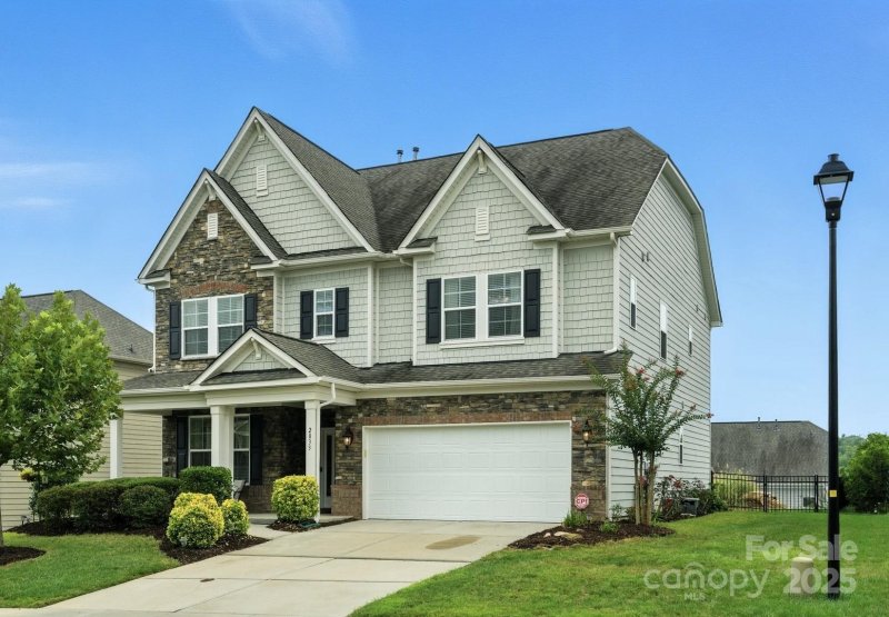 2033 Folkstone Lane