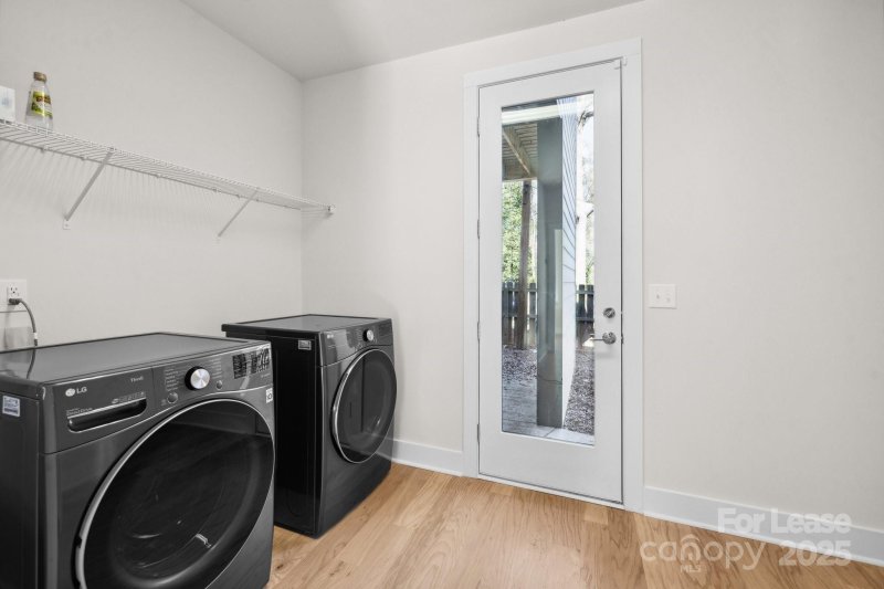 Property image 4 of 1553 Pinecrest Avenue in Commonwealth Park, Charlotte, NC 28205