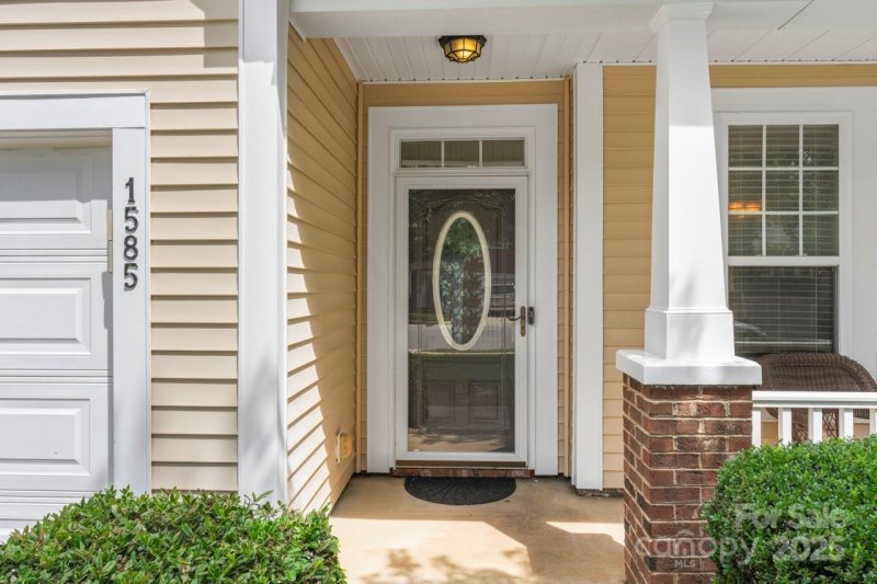 Property image 3 of 1585 Wilburn Park Lane in Highland Creek, Charlotte, NC 28269