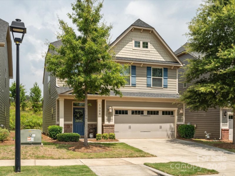 Property image 2 of 1304 Piedmont Park Drive in City Park, Charlotte, NC 28217