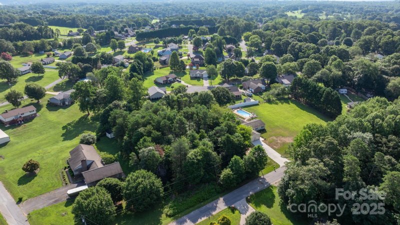 Property image 4 of 4650 33rd Street Drive in Catawba Forest, Hickory, NC 28601