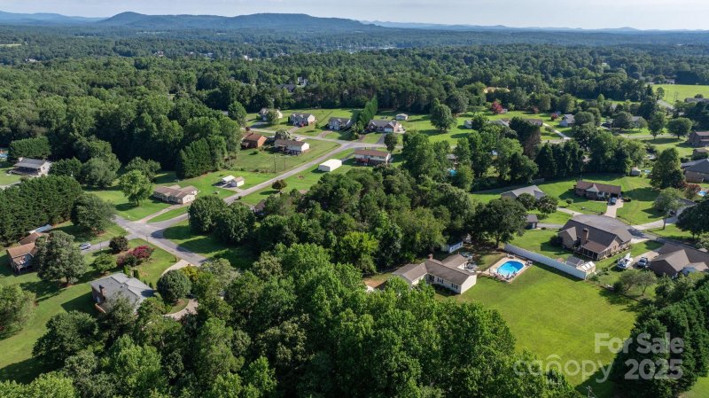 Property image 5 of 4650 33rd Street Drive in Catawba Forest, Hickory, NC 28601