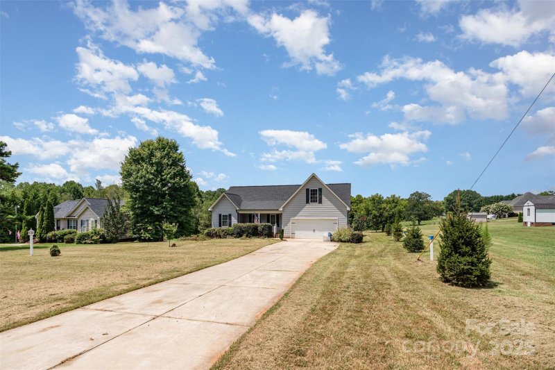 Property image 3 at 409 Delview Drive, Cherryville, NC 28021