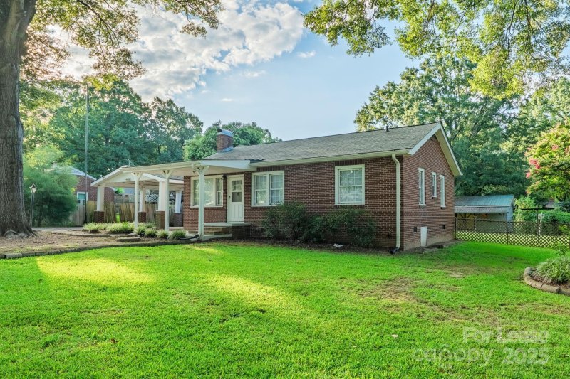Property image 3 of 5212 Wales Street in Royal Oaks, Charlotte, NC 28269