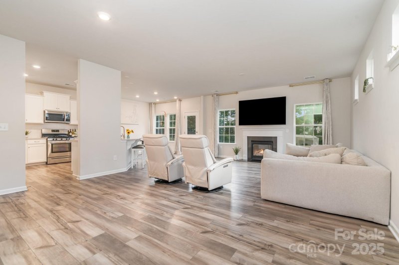 Property image 4 of 18026 Stark Way in Brightwater, Charlotte, NC 28278