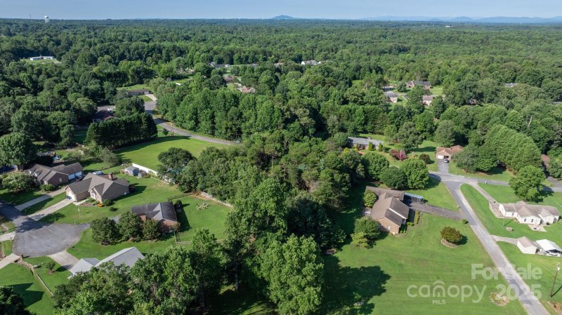 Property image 4 of 4660 33rd Street Drive in Catawba Forest, Hickory, NC 28601