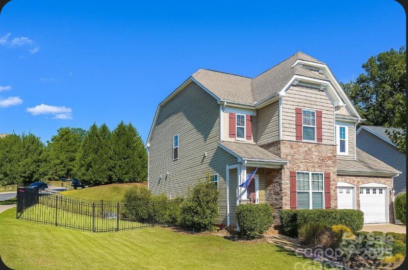 Property image 2 of 4813 Samuel Pinckney Drive in Stowe Pointe, Belmont, NC 28012