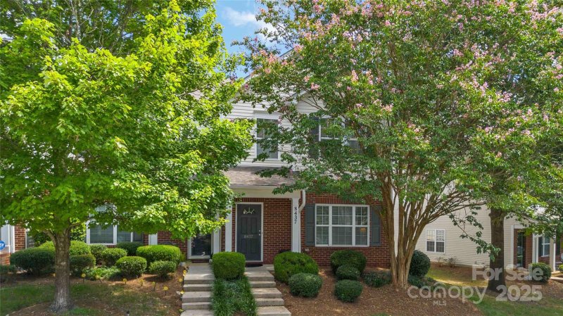 Property image 2 of 8437 Big Creek Court in Summerfield, Matthews, NC 28105