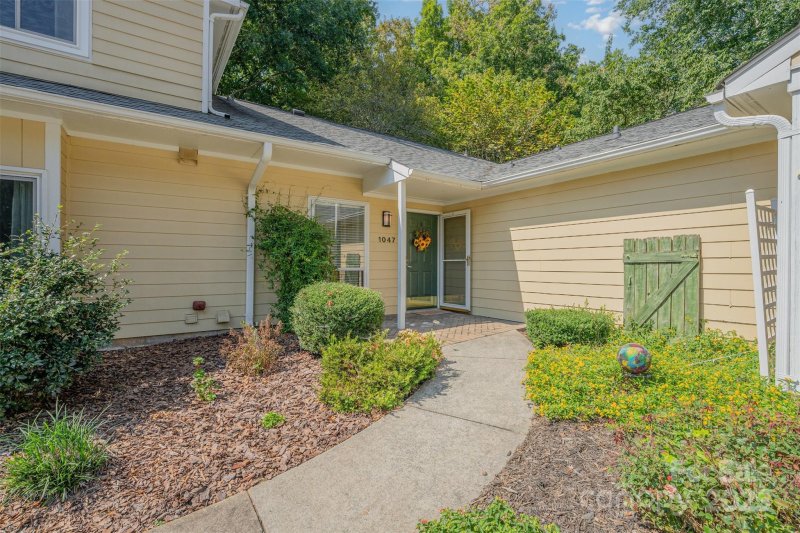 Property image 3 of 1047 Sardis Cove Drive in Sardis Cove, Charlotte, NC 28270