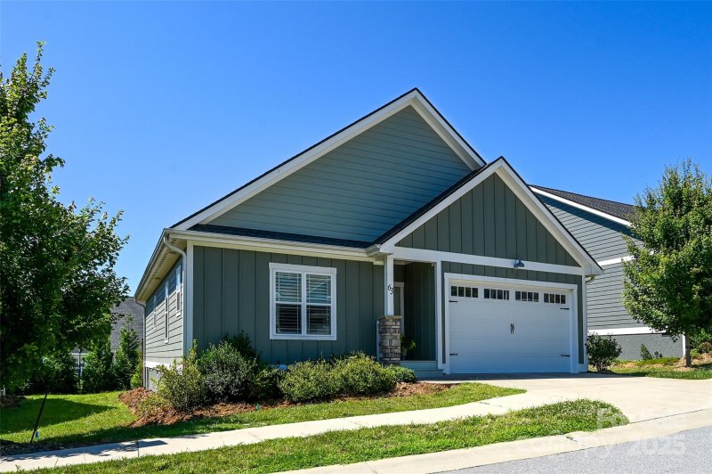 Property image 2 of 63 Leyland Circle in The Cottages at Cypress Run, Hendersonville, NC 28792