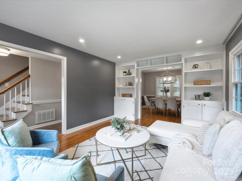 Property image 4 of 3808 Riverbend Road in Beverly Woods, Charlotte, NC 28210