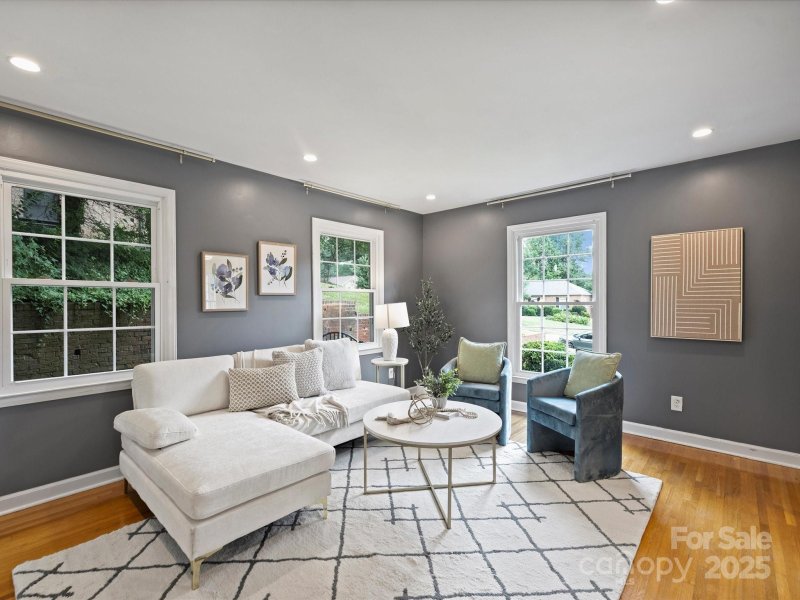 Property image 5 of 3808 Riverbend Road in Beverly Woods, Charlotte, NC 28210