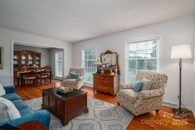 Property image 3 of 3501 Gardner Park Drive in Gardner Woods, Gastonia, NC 28054