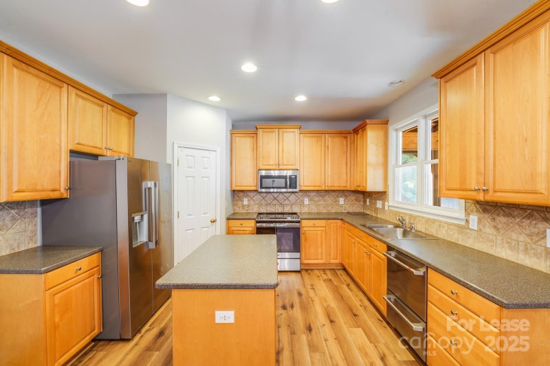 Property image 4 at 10243 Squires Way, Cornelius, NC 28031