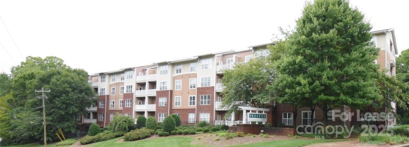 1000 E Woodlawn Road