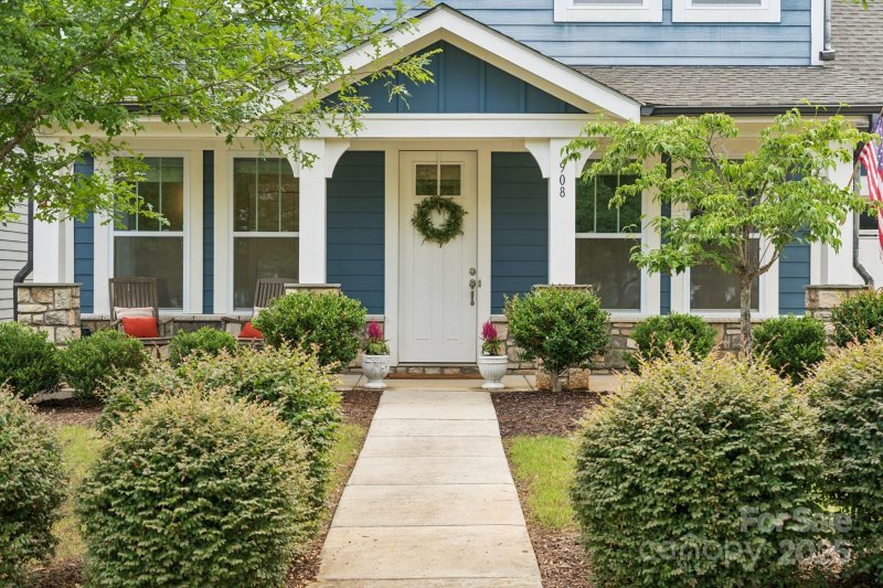 Property image 3 of 908 Elderberry Lane in Paddlers Cove, Clover, SC 29710