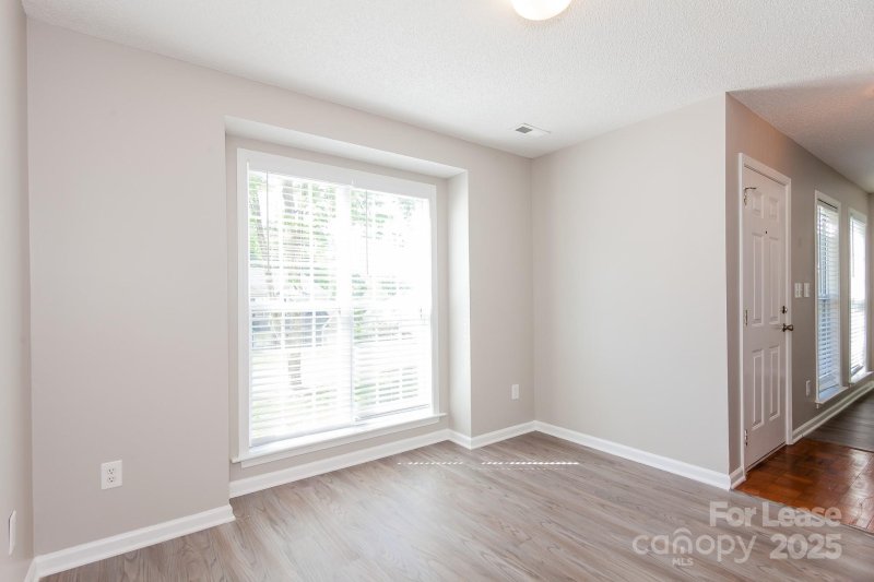 Property image 4 of 11317 Astoria Drive in Hunting Creek, Charlotte, NC 28262