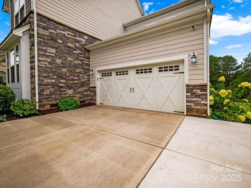 Property image 3 of 8628 Shadetree Street in Cobblestone Manor, Huntersville, NC 28078