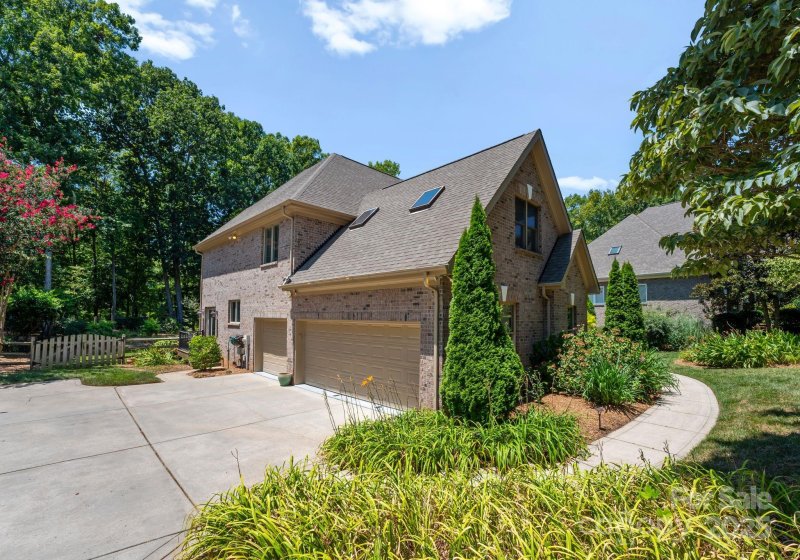 Property image 3 at 2317 Mt Isle Harbor Drive, Charlotte, NC 28214