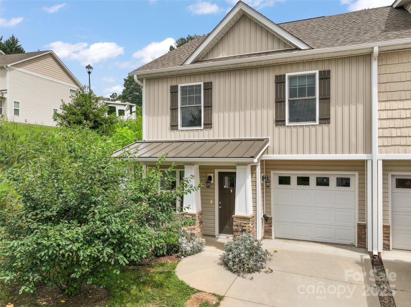 209 Stoney Point Way