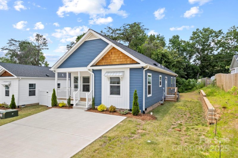 Property image 2 of 119 Bellamy Road in Brooks Cove, Asheville, NC 28806