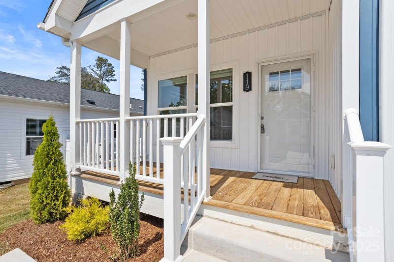 Property image 5 of 119 Bellamy Road in Brooks Cove, Asheville, NC 28806