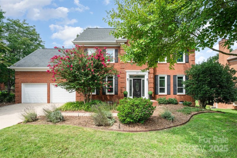 Property image 2 at 207 Walnut Point Drive, Matthews, NC 28105