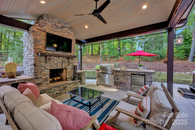 Property image 4 of 134 Lakeshore Hills Drive in Mooresville Station, Mooresville, NC 28117