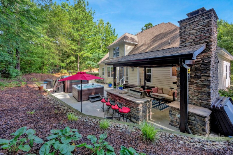 Property image 5 of 134 Lakeshore Hills Drive in Mooresville Station, Mooresville, NC 28117