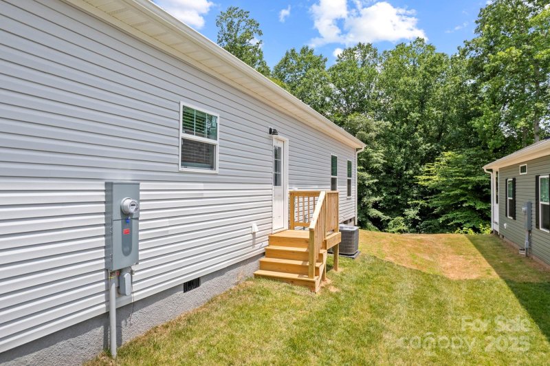 Property image 4 of 128 Bellamy Road in Brooks Cove, Asheville, NC 28806