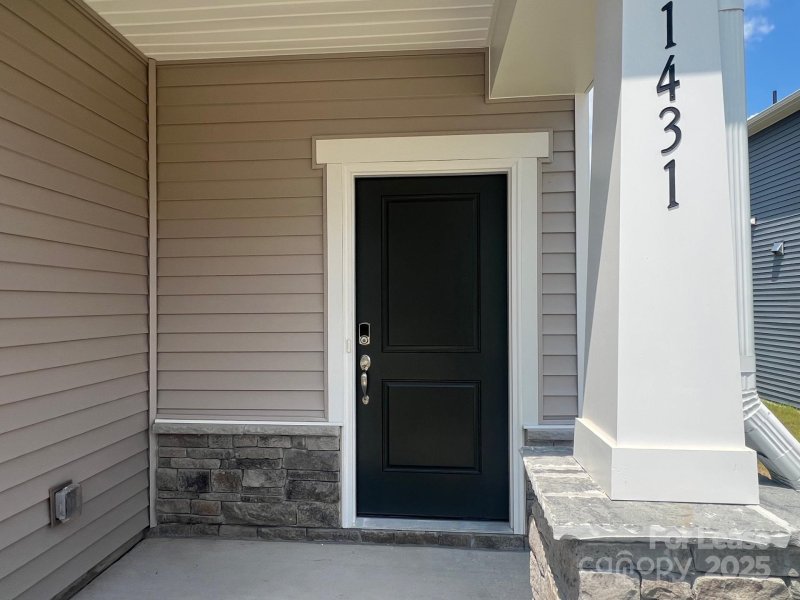 Property image 2 at 1431 31st Street, Conover, NC 28613