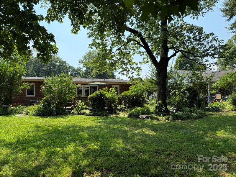 Property image 2 at 6738 Starcrest Drive, Charlotte, NC 28210