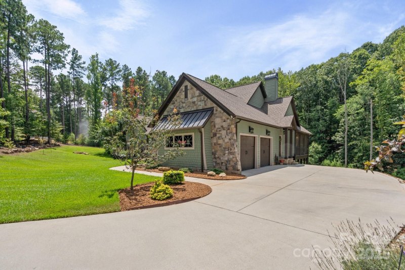 Property image 5 at 133 Wolf Hill Drive, Mooresville, NC 28117