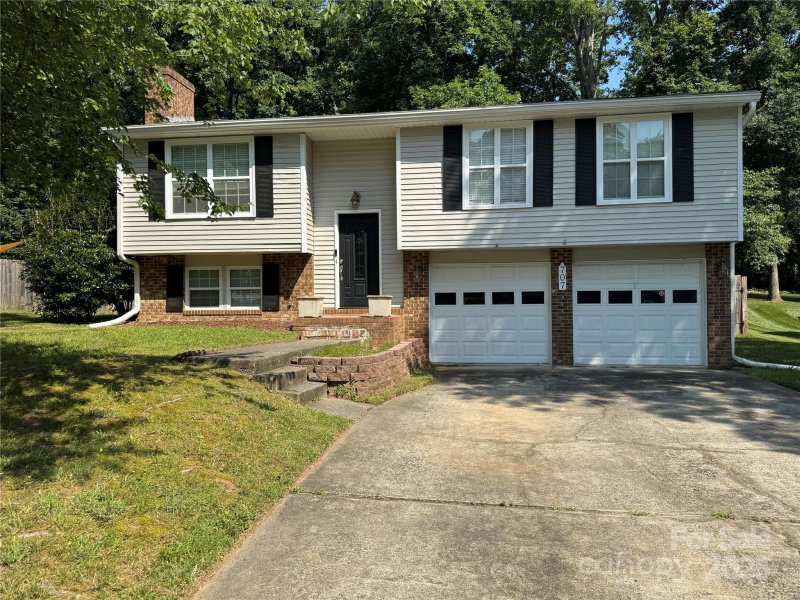 Waverly Hall, Charlotte Community