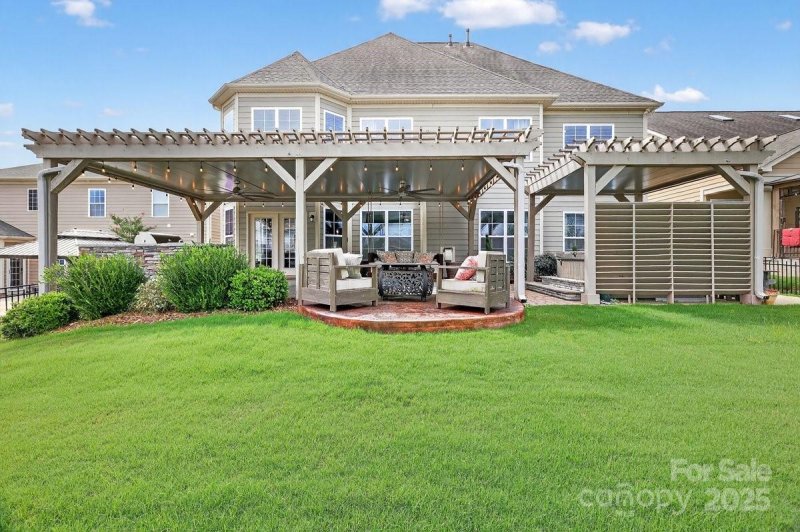 Property image 2 of 10684 Skipping Rock Lane in Brookvue, Concord, NC 28027