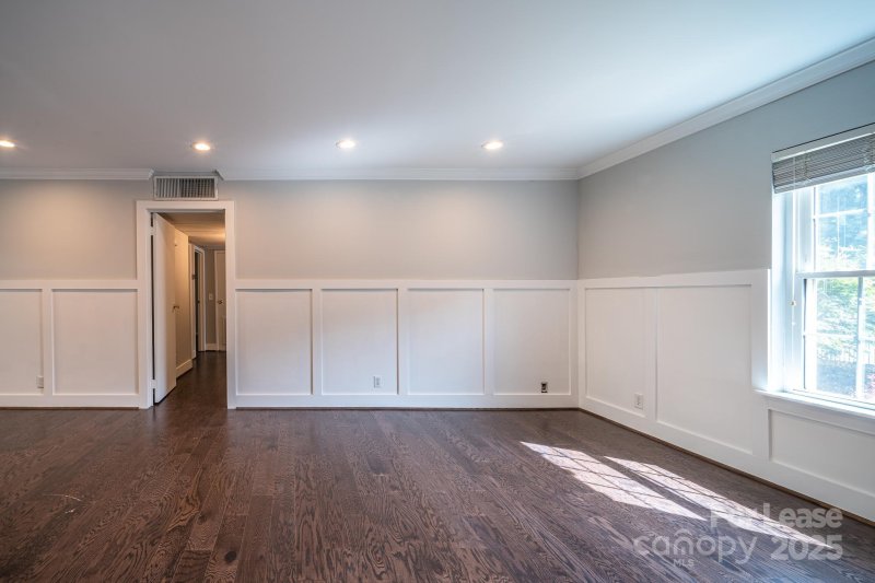 Property image 3 of 2626 Park Road in Dilworth, Charlotte, NC 28209