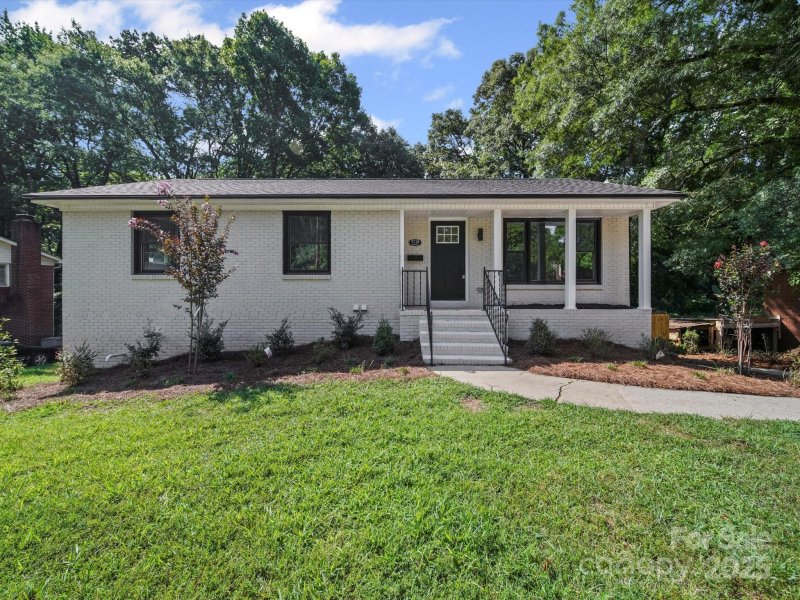 Property image 2 at 7115 Brynhurst Drive, Charlotte, NC 28210