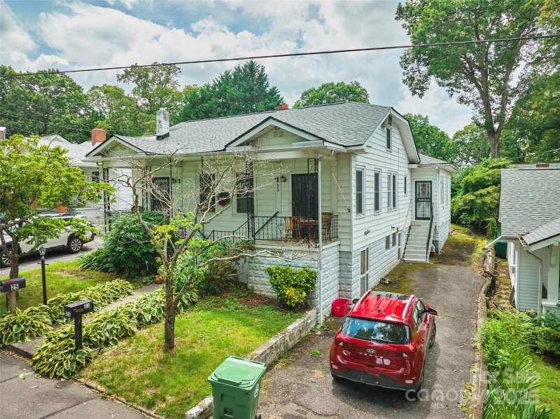Property image 5 of 23 25 Oteen Park Place in Oteen Park, Asheville, NC 28805