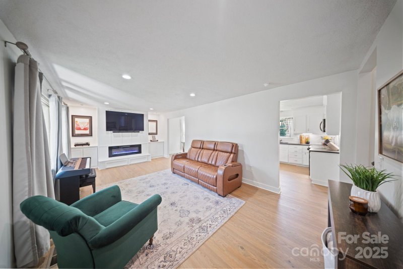 Property image 2 of 5703 Valley Field Road in Homestead, Hickory, NC 28602