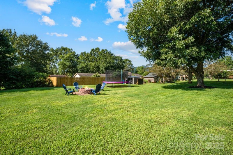 Property image 4 of 5703 Valley Field Road in Homestead, Hickory, NC 28602