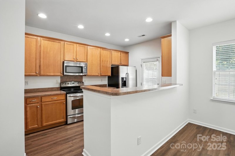 Property image 4 of 13310 Erwin Road in Lions Gate, Charlotte, NC 28273