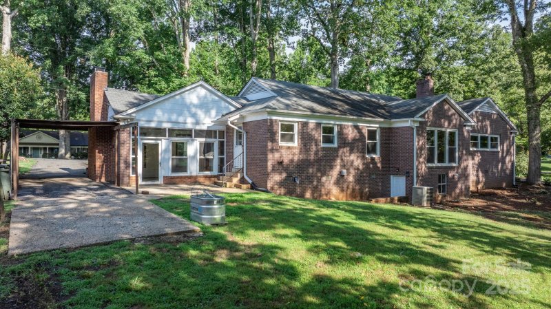 Property image 3 at 1615 Brentwood Drive, Newton, NC 28658