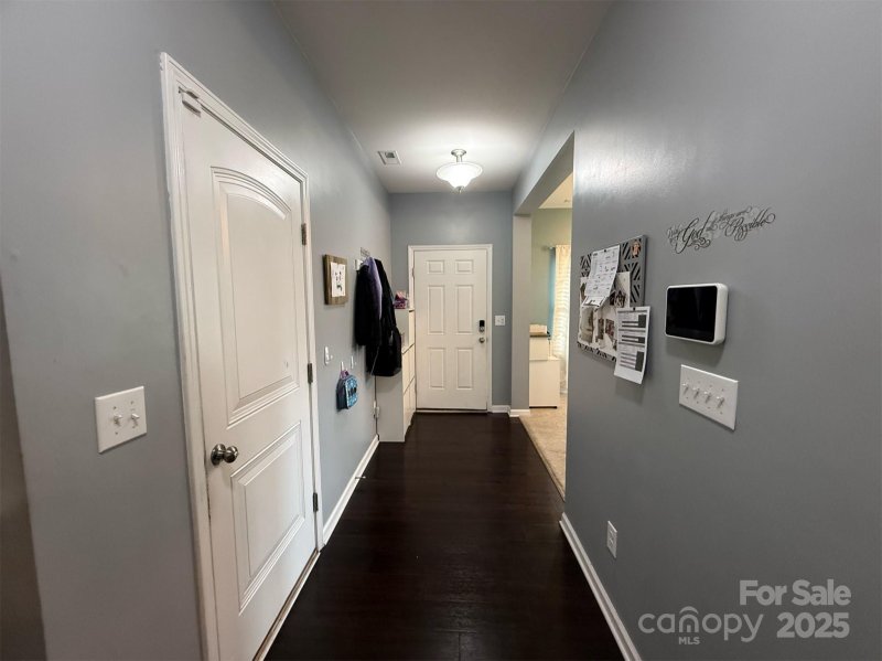 Property image 4 at 10401 Kempsford Drive, Charlotte, NC 28262