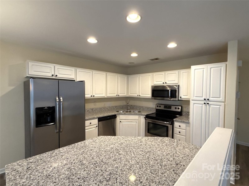 Property image 5 of 10012 University Park Lane in University Heights, Charlotte, NC 28213