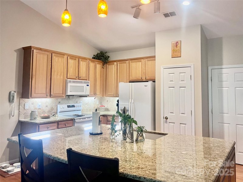 Property image 4 of 4705 Willow Glen Road in Rocky River Crossing, Harrisburg, NC 28075